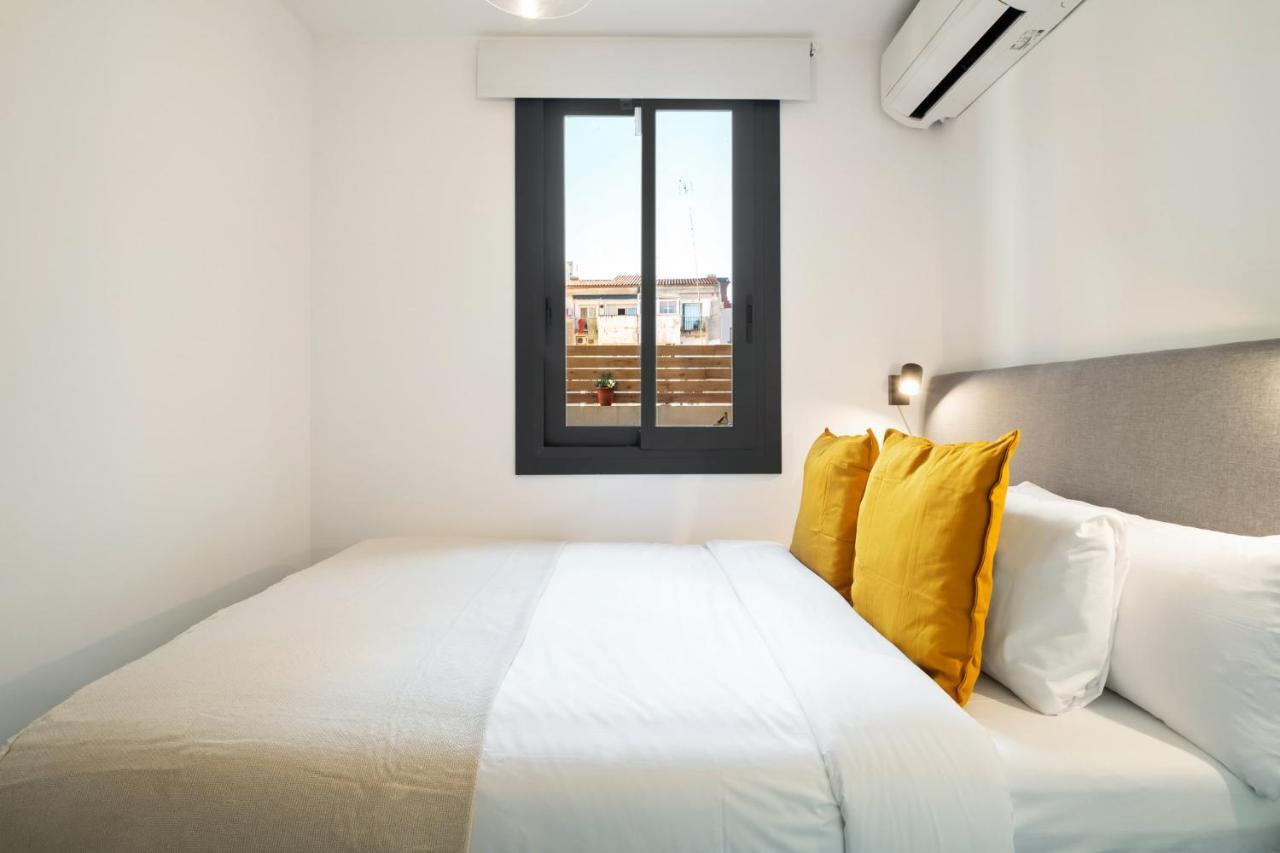 Amazing 3 Bedroom With Terrace In Poble-sec Apartment *
